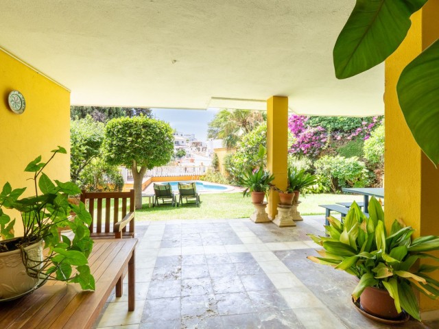 6 Slaapkamer Villa in Nueva Andalucía