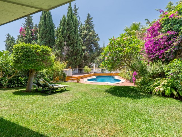 6 Slaapkamer Villa in Nueva Andalucía