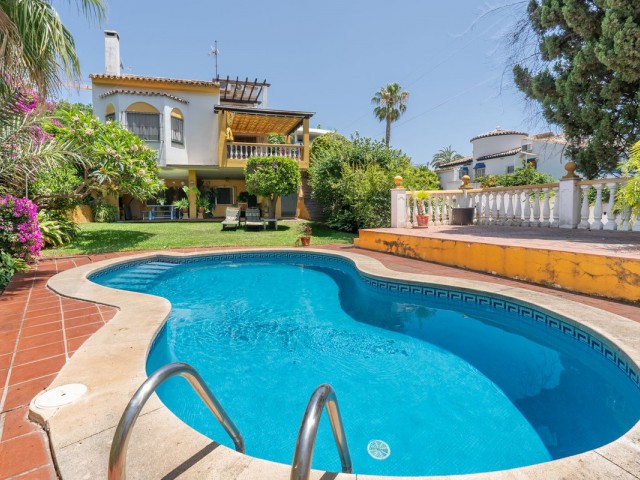 6 Slaapkamer Villa in Nueva Andalucía