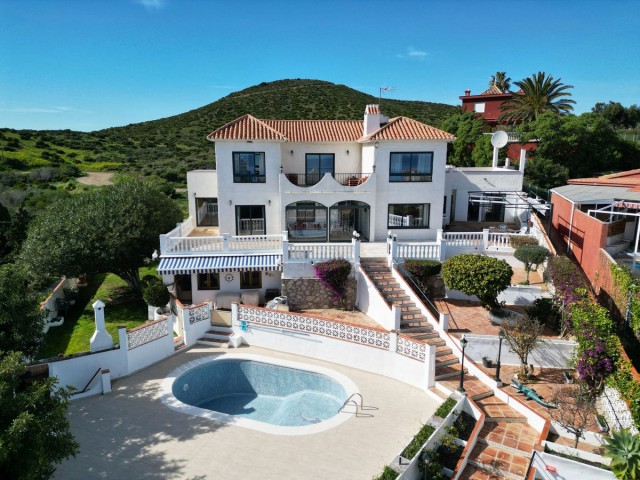 6 Sovrums Villa i Mijas Costa