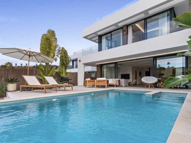 6 Sovrums Villa i Estepona