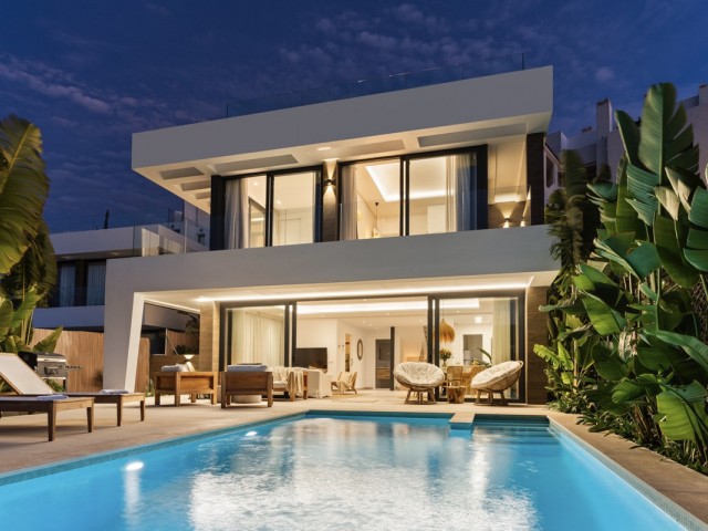 6 Sovrums Villa i Estepona