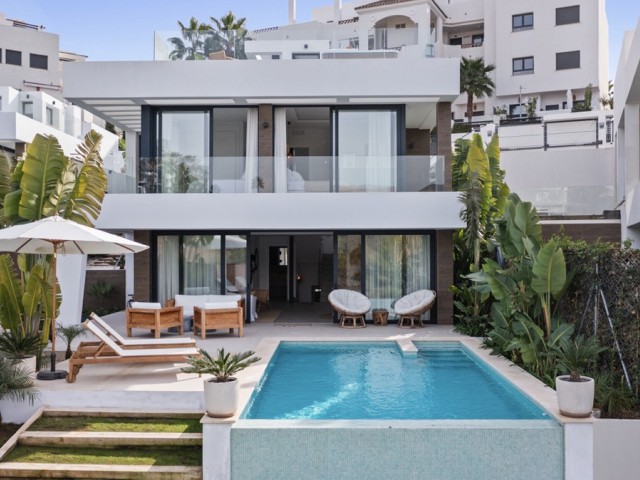 6 Sovrums Villa i Estepona