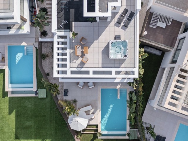 6 Sovrums Villa i Estepona