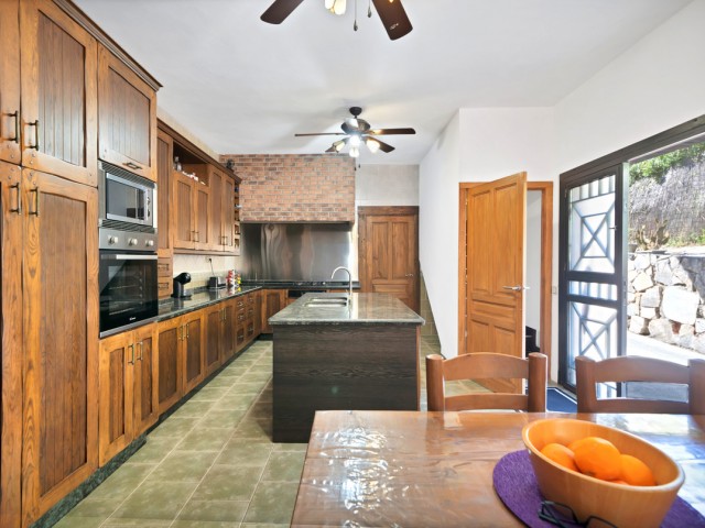 7 Soveroms Villa i Marbella