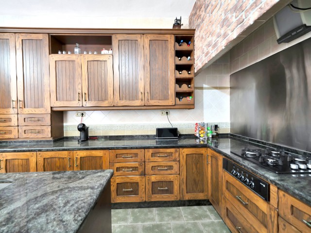 7 Soveroms Villa i Marbella