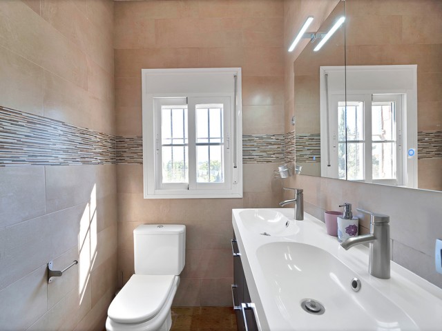 7 Soveroms Villa i Marbella