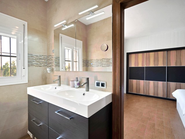 7 Soveroms Villa i Marbella