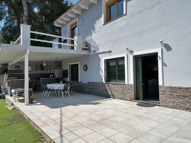 7 Bedrooms Villa in Marbella