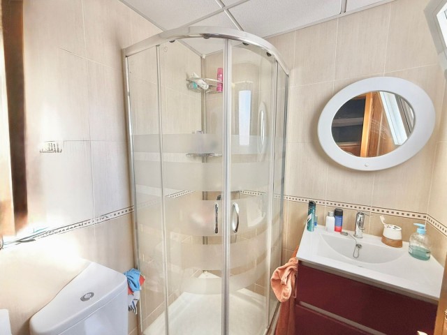 Adosado con 4 Dormitorios  en Torreblanca