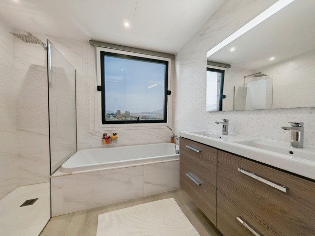 4 Bedrooms Villa in La Cala Golf