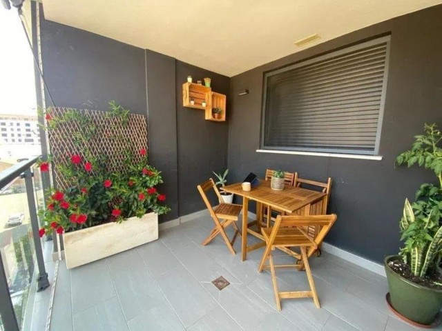 Apartamento con 4 Dormitorios  en Málaga