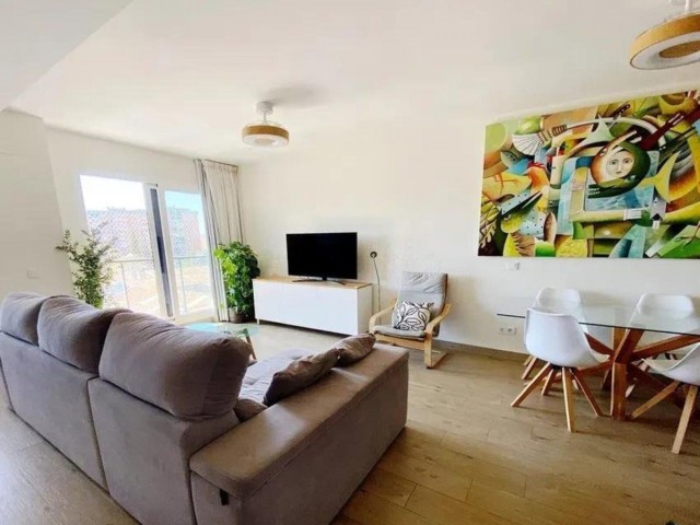Apartamento con 4 Dormitorios  en Málaga