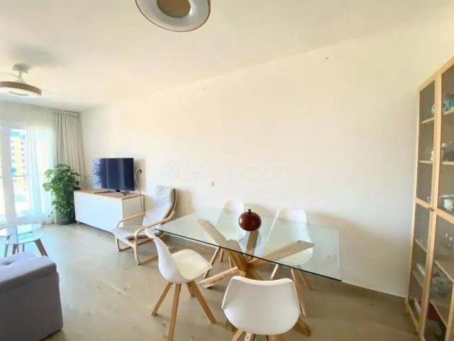 Apartamento con 4 Dormitorios  en Málaga