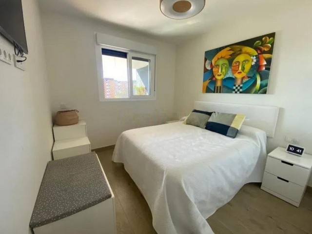 Apartamento con 4 Dormitorios  en Málaga