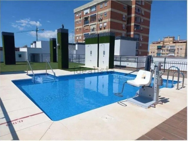 Apartamento con 4 Dormitorios  en Málaga
