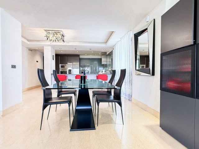 3 Bedrooms Apartment in Benahavís