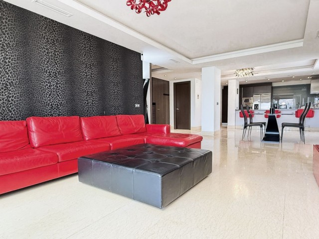 3 Bedrooms Apartment in Benahavís