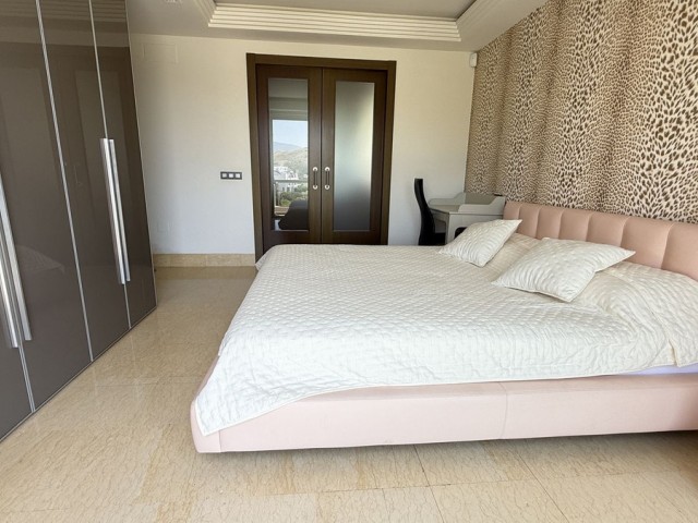 3 Bedrooms Apartment in Benahavís