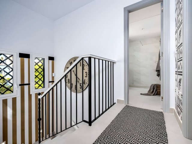 4 Schlafzimmer Reihenhaus in Nueva Andalucía