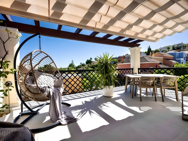 4 Schlafzimmer Reihenhaus in Nueva Andalucía