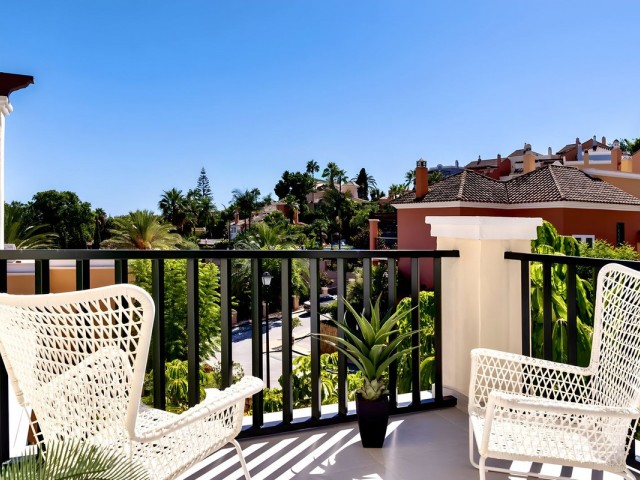 4 Schlafzimmer Reihenhaus in Nueva Andalucía