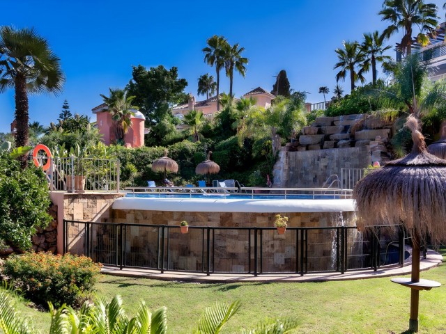 4 Schlafzimmer Reihenhaus in Nueva Andalucía