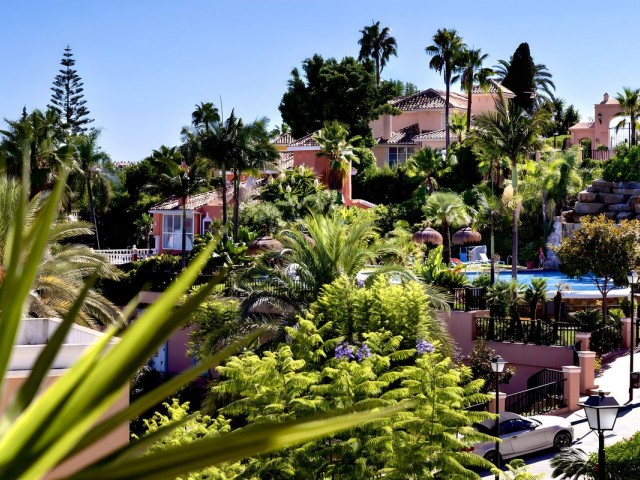 4 Schlafzimmer Reihenhaus in Nueva Andalucía