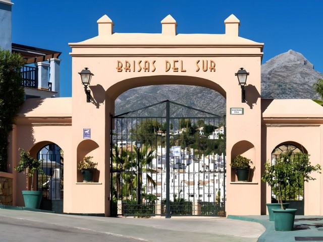 4 Schlafzimmer Reihenhaus in Nueva Andalucía