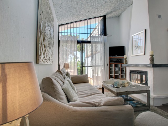 Maison mitoyenne avec 3 Chambres  à Estepona