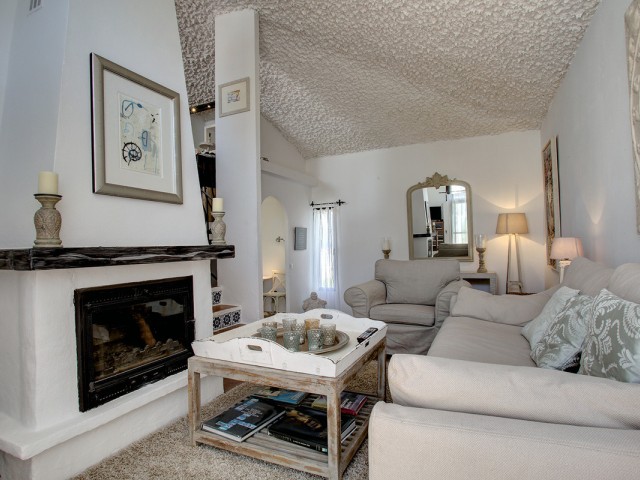 Maison mitoyenne avec 3 Chambres  à Estepona