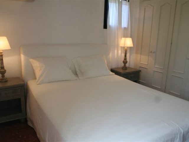 Maison mitoyenne avec 3 Chambres  à Estepona
