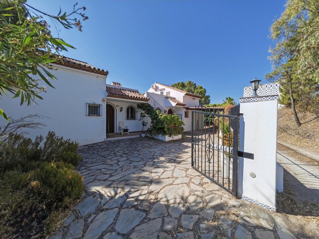 6 Sovrums Villa i Estepona