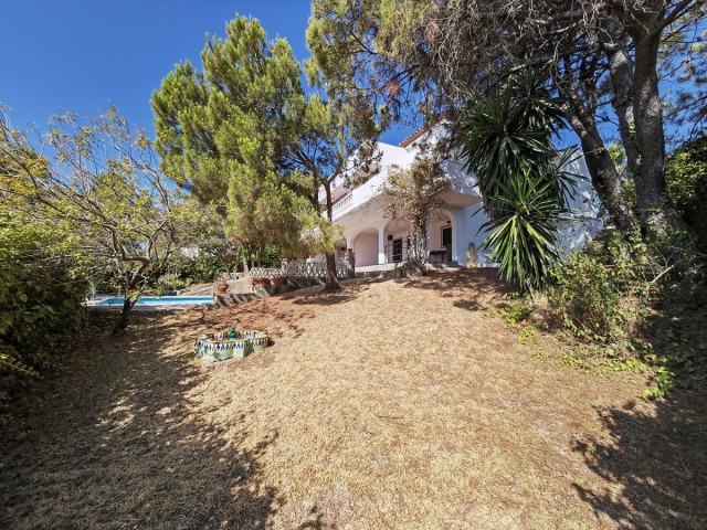 6 Sovrums Villa i Estepona