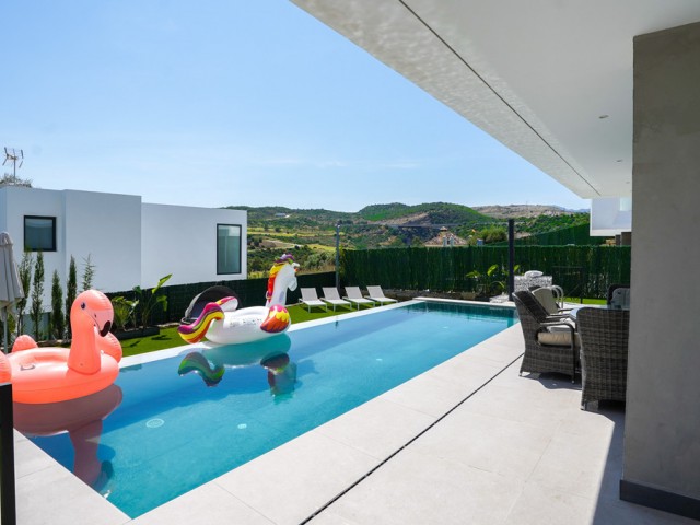 4 Sovrums Villa i Estepona