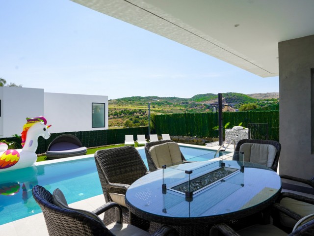 4 Sovrums Villa i Estepona
