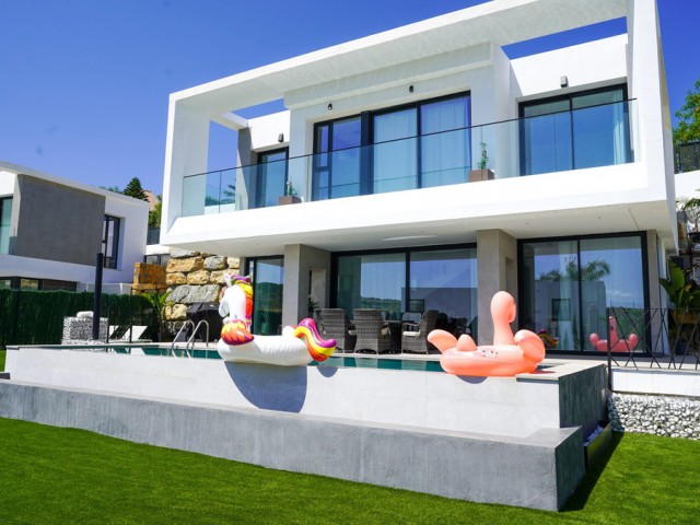 4 Sovrums Villa i Estepona