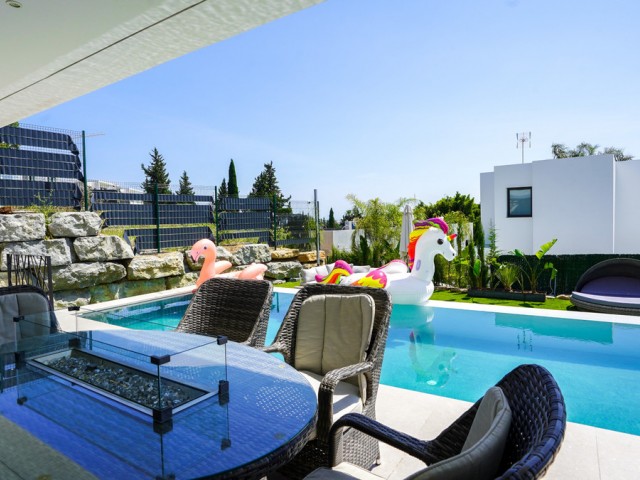 4 Sovrums Villa i Estepona