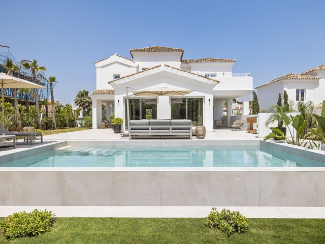 4 Schlafzimmer Villa in Casares Playa