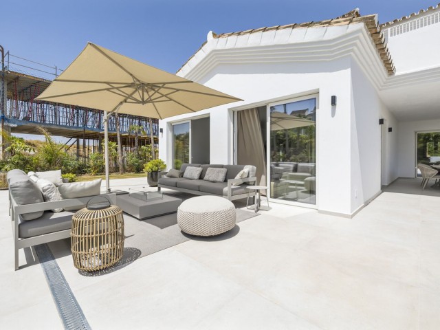 4 Schlafzimmer Villa in Casares Playa