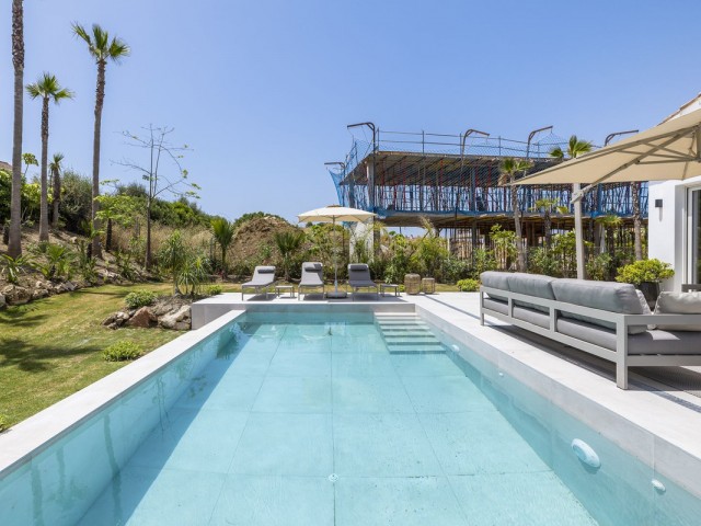 4 Schlafzimmer Villa in Casares Playa