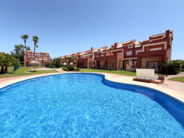 Adosado con 4 Dormitorios  en Sotogrande