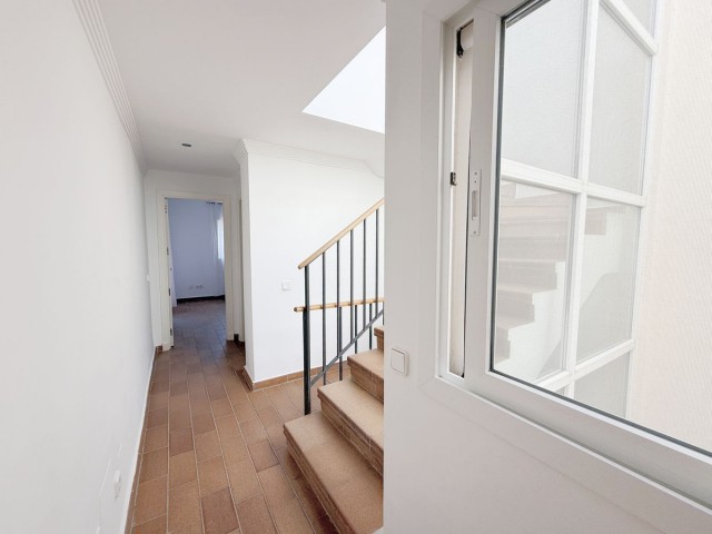 Maison mitoyenne avec 4 Chambres  à Sotogrande