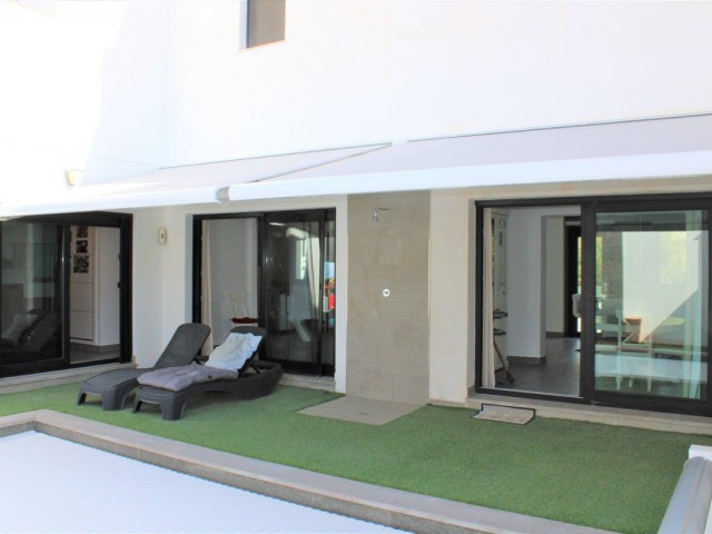 Villa avec 6 Chambres  à Nerja