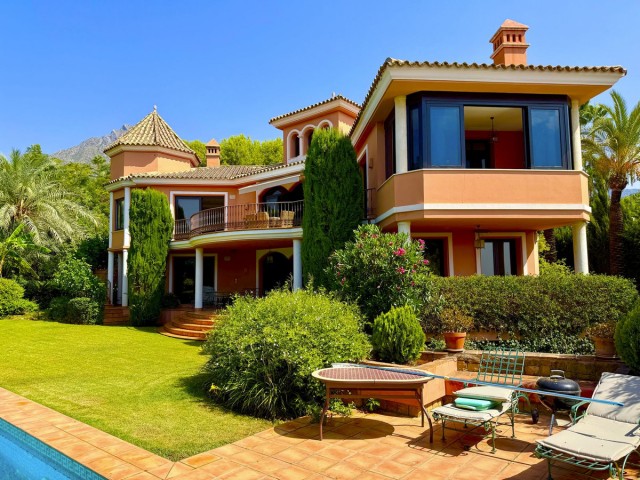 4 Bedrooms Villa in Sierra Blanca