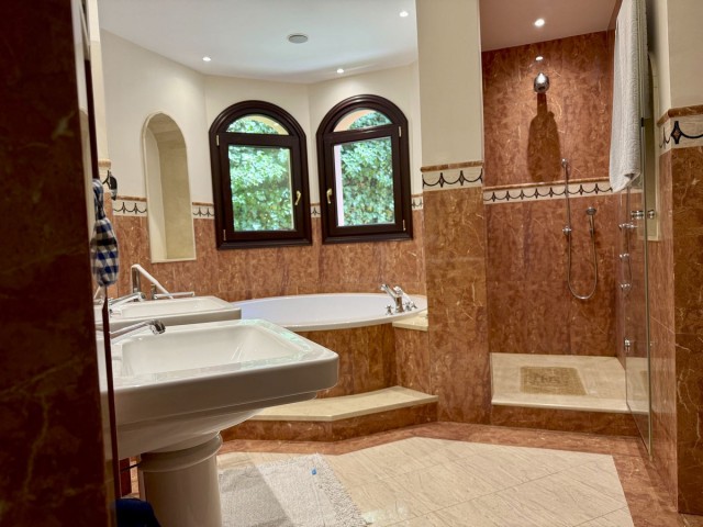4 Bedrooms Villa in Sierra Blanca