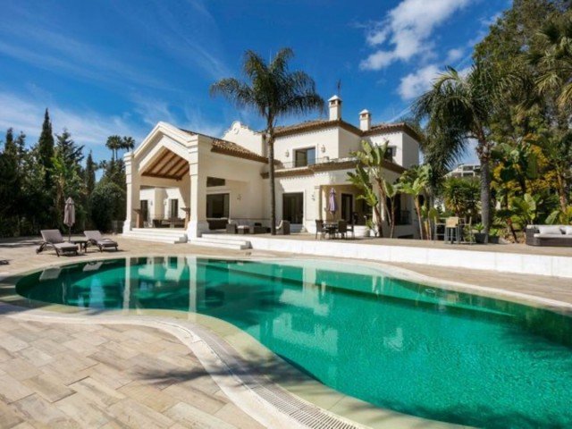6 Slaapkamer Villa in Nueva Andalucía