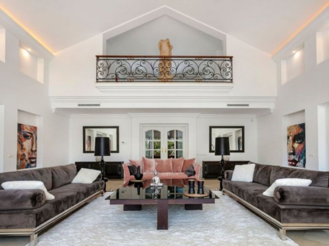 6 Slaapkamer Villa in Nueva Andalucía