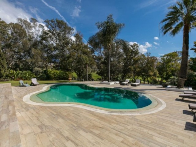 6 Slaapkamer Villa in Nueva Andalucía