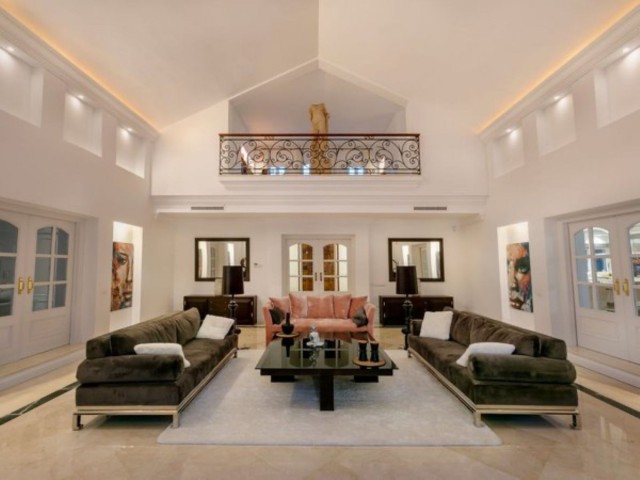 6 Slaapkamer Villa in Nueva Andalucía